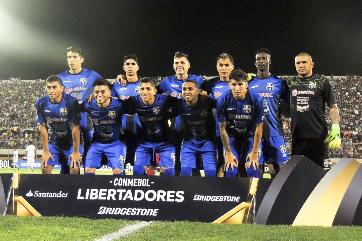 TercerFutbol's tweet photo. NUEVA ENTREVISTA | #ZuliaFC resiste gracias a su hinchada. ⚫️🔵⚫️
Charla con @Jubert_Antidoto sobre el proyecto para no dejar morir al negriazul de Maracaibo. ⚽️⚽️⚽️
➡️➡️➡️ https://t.co/COgHRqybMM https://t.co/2Fx68duN0O
