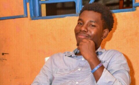 Dr_Manyanga's tweet photo. Nk'ubu ukubise chr wawe ikofi hama akaca adahwa 10milles! Kubwawe woca umukubita amakofi angahe kugira biherane nibibazo ufise? https://t.co/YbXruveaku