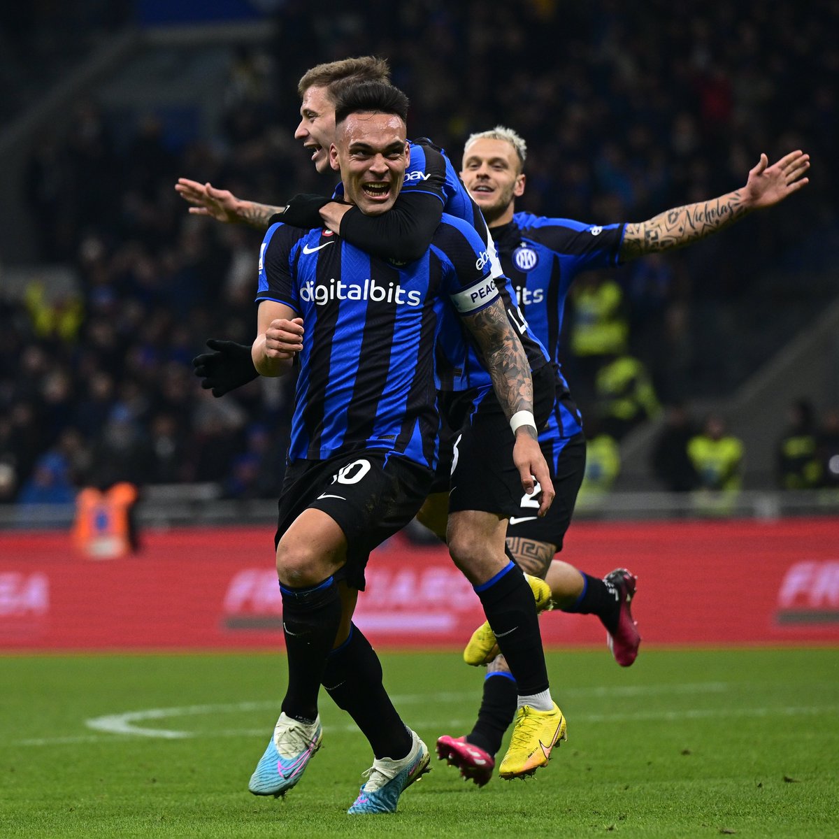 Inter's tweet photo. Eccolo il post che aspettavate 📲
#ForzaInter #DerbyMilano #InterMilan https://t.co/iQJWGe3zgZ