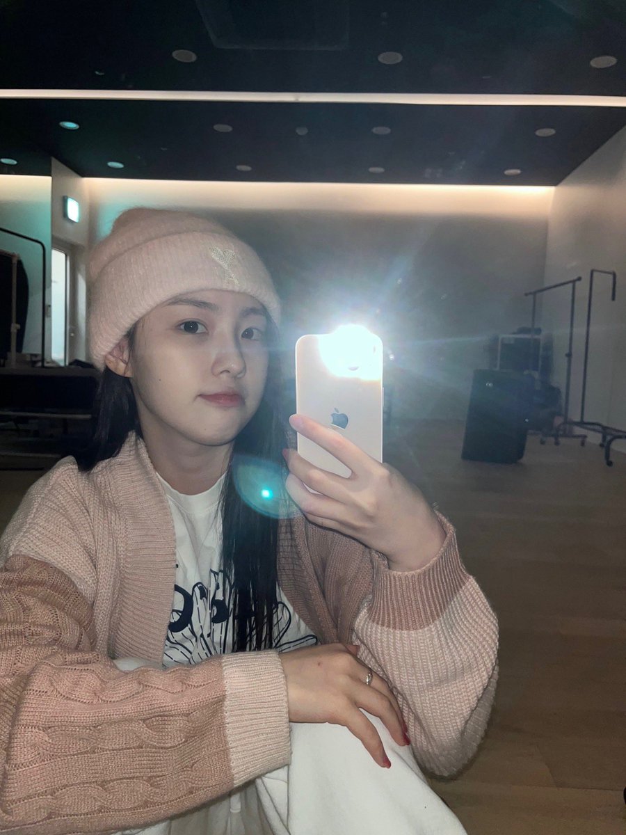 ccnigas's tweet photo. chaehyun https://t.co/tVfSafOnTt