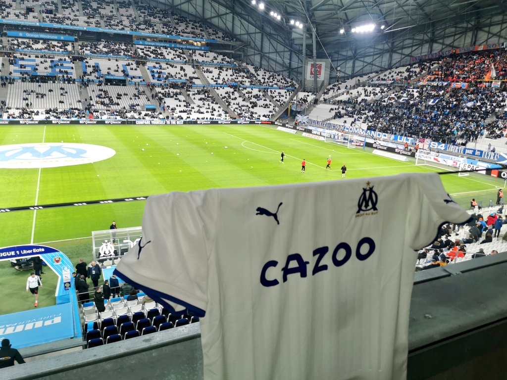 🔵⚪ Un maillot home officiel de l'OM à gagner à un de mes abonnés. 𝗣𝗼𝘂𝗿 𝗽𝗮𝗿𝘁𝗶𝗰𝗶𝗽𝗲𝗿, 𝗰'𝗲𝘀𝘁 𝘀𝗶𝗺𝗽𝗹𝗲 : ➜ RT ce tweet ➜ Follow : @ParionsSport & @Vincent_1393 T.A.S le lundi 13 février à 22h ! 🍀