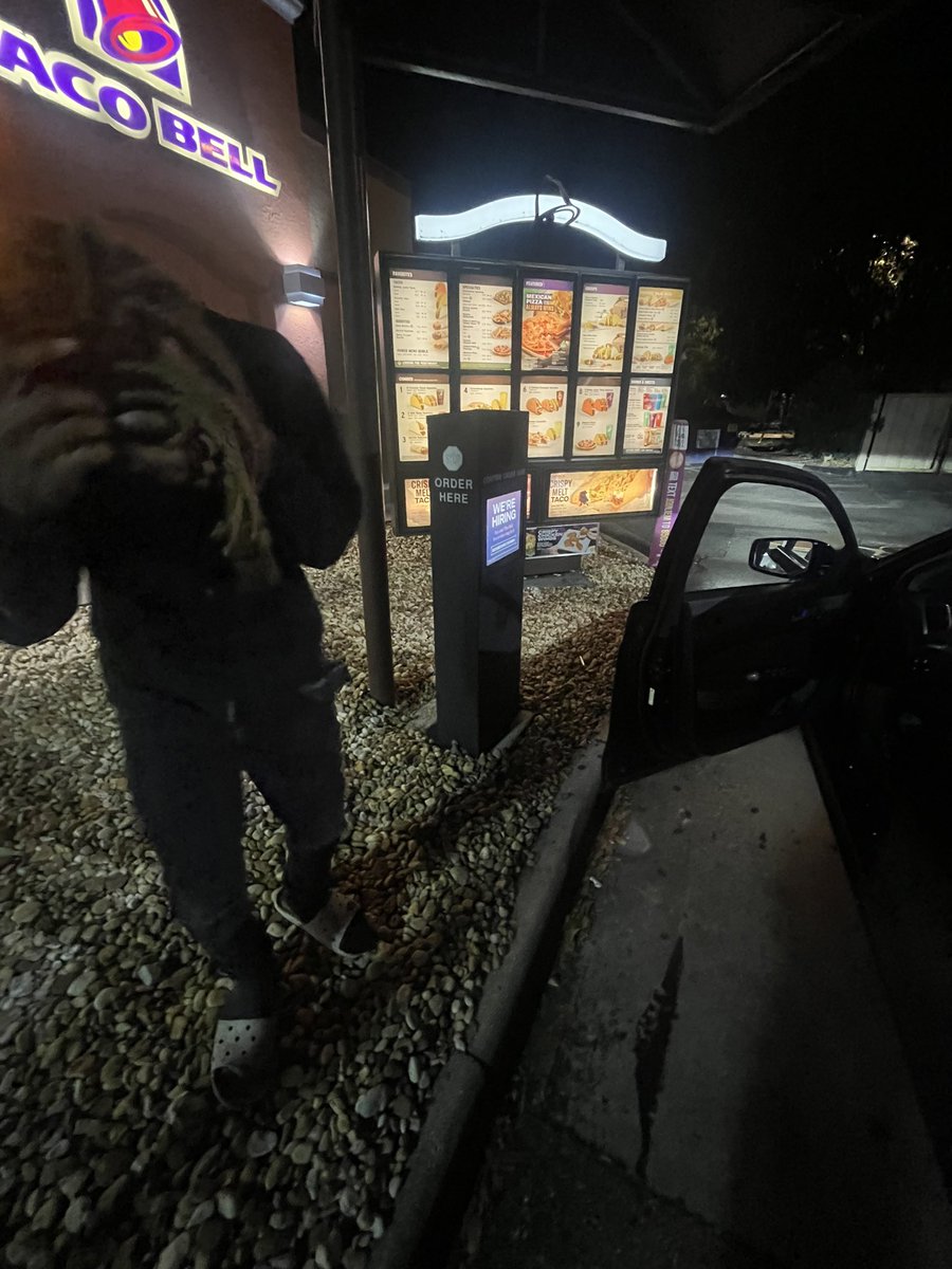 malivenus's tweet photo. Taco Bell got shells , I got shells 2 https://t.co/91s2LVuxBd