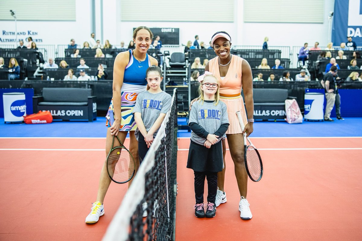 BuddyUpforLife's tweet image. Sloane Stephens 🤝 Sloane Stephens!

Yesterday our very own Athletes Sloane Stephens &amp;amp; Rosalba from 📍Dallas, TX escorted WTA Tennis players @SloaneStephens &amp;amp; @Madison_Keys onto the court at the @DALOpenTennis! 🎉

Check out this crew sharing what they love - the game of tennis!