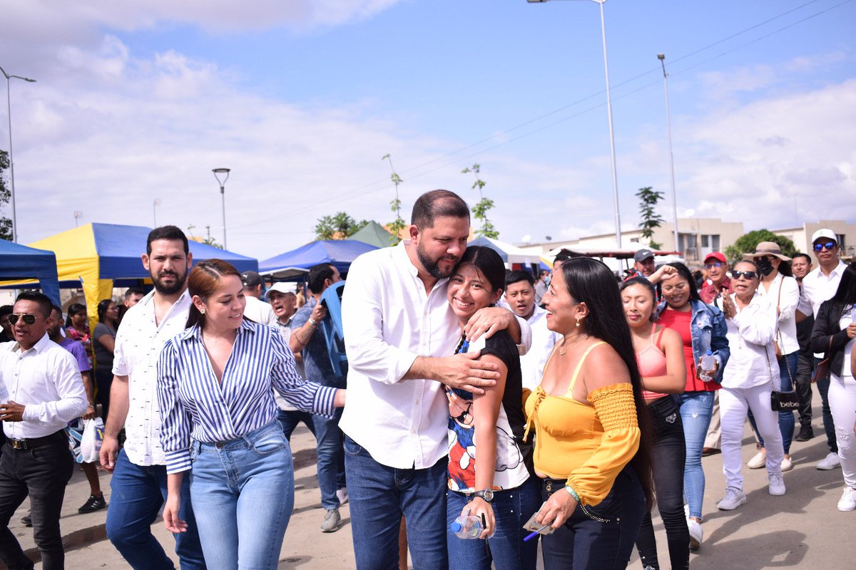HEGASS's tweet photo. Gracias por tantas muestras de cariño, juntos estamos liderando el futuro de Jaramijó, 🇷🇺 sigamos votando por la Alianza de la Unidad Jaramijense. 💪

#HéctorLideraContigo
#HéctorLideraJaramijó
#HéctorTranforma
#JaramijóTransformado
#UnidadJaramijense https://t.co/4XrG7mpjHq