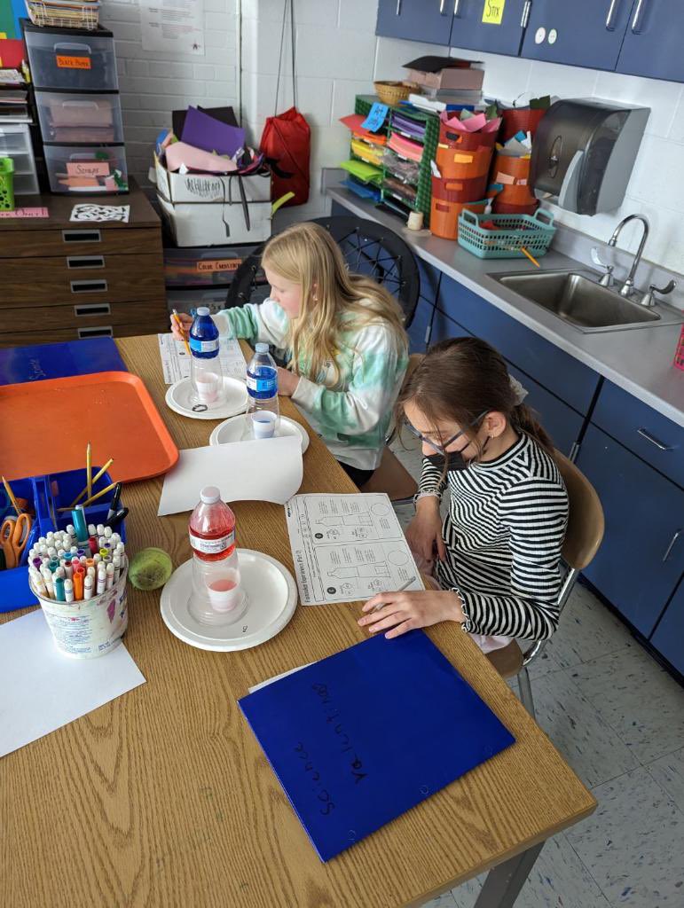 Klein11D's tweet photo. Integrating play into science, social studies and ELA gives children the chance to build oracy and deepen comprehension through authentic engaging experiences. @LinsMeeker @TonySandersU46 @EMERSONCUSD200 #playinvestigateact #playmatters #EmersonElementarySoars https://t.co/3RCbaRludu