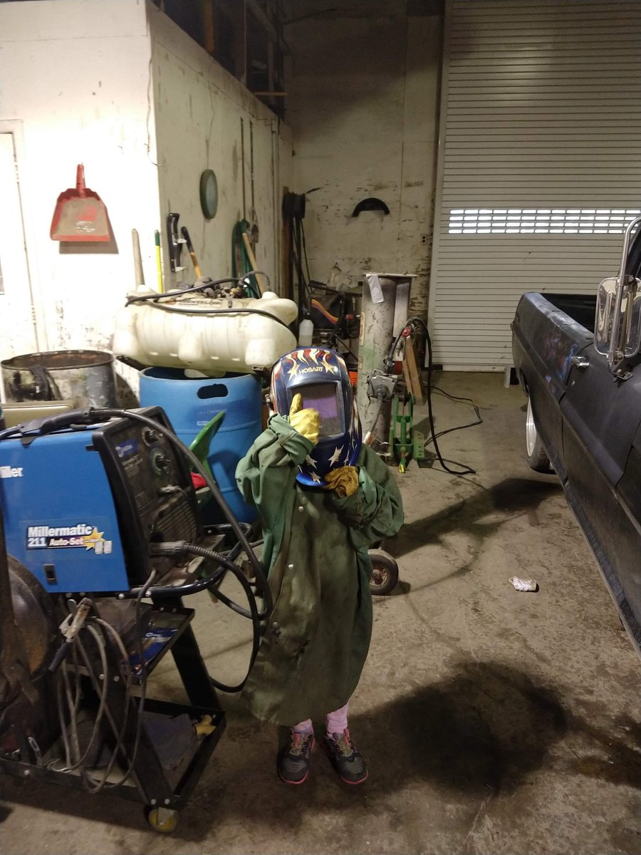 redneckredbird's tweet photo. @FLOLOfarms @DFarms001 @TOrganics1456 @PETERSONIHFARMS @tmonteIH @cfarms76 This was a couple years ago but seems like yesterday. U get warned of them growing up fast, but until you see for yourself, u don't know. https://t.co/Ha2lRbkwdD