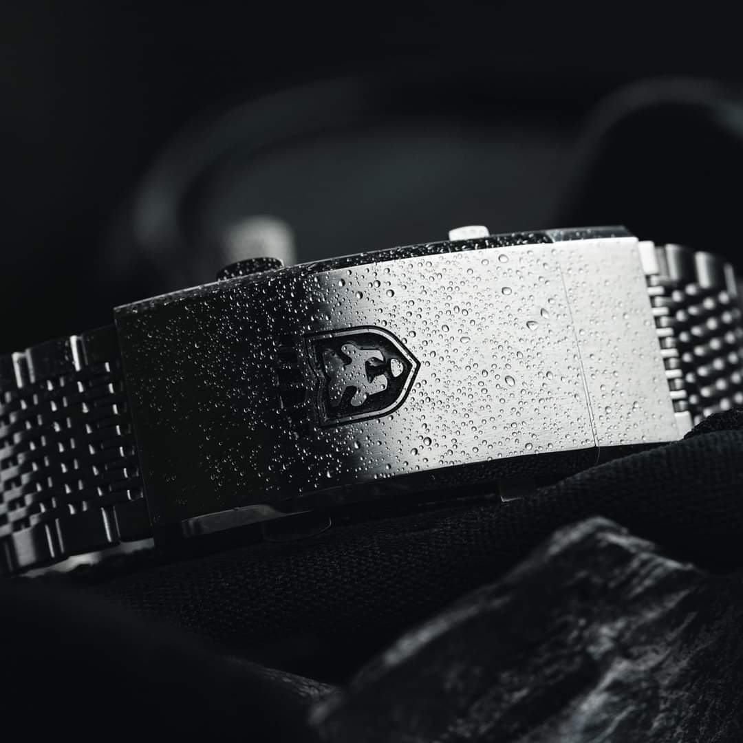 thesharkhunter's tweet image. This year is very exciting indeed, I have numerous new watch designs being released for several clients...
One is launching very soon. For Heinrich Watches, visit heinrich.watch to find out more.

#watchdesign #watchdesigner  #heinrichwatches