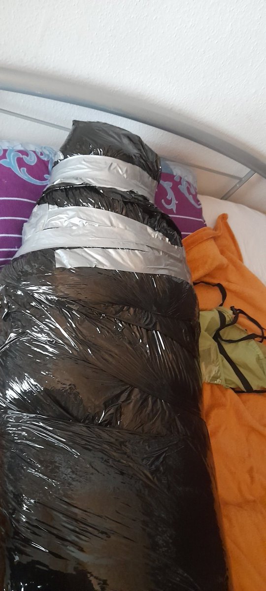 Suche bondage Mumiefication für heute Abend extrem verpacken in mehreren Schichten komplett isolation einschluss ohne Gnade mit Maske und kein Kontakt zu Außenwelt
