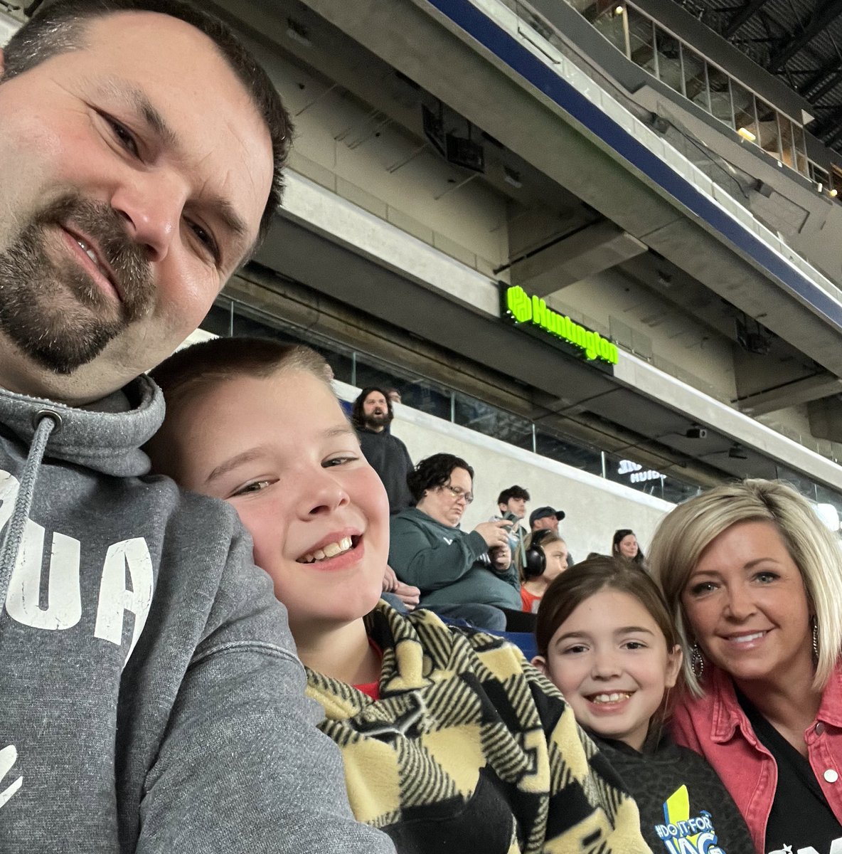 TannerWschwartz's tweet photo. #MonsterJam https://t.co/KVlbtz6j0m