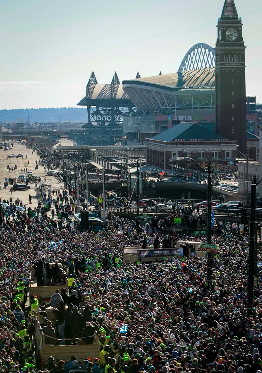 HistoryLink's tweet image. #OnThisDay in 2014, the Super Bowl XLVIII victory parade for the Seattle Seahawks became the largest city gathering ever. historylink.org/File/10754