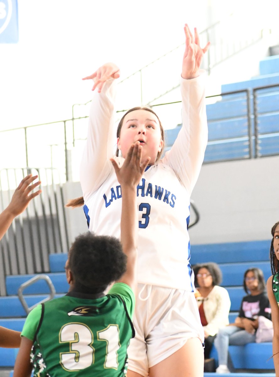 laruecohawks's tweet photo. LADY HAWKS action pics from yesterday's game with Fort Knox

@BballLc https://t.co/R7iEDRilfU