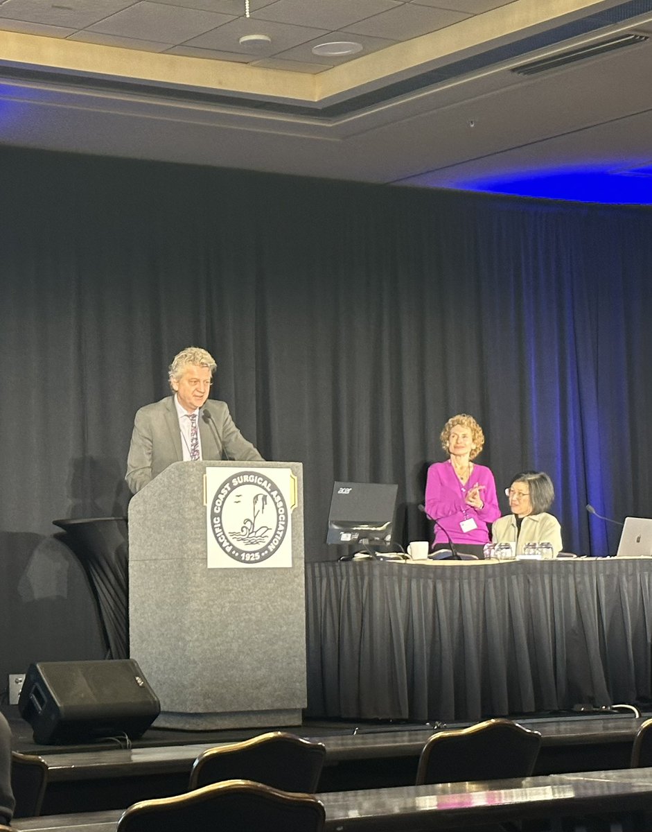 Congratulations to @drdevirgilio on accepting the gavel as the new @PCSAsurg president. Well deserved. I am so proud to call you my mentor! @HarborUCLASurg @HarborUCLA @HarborUCLA_VS @sherrywren