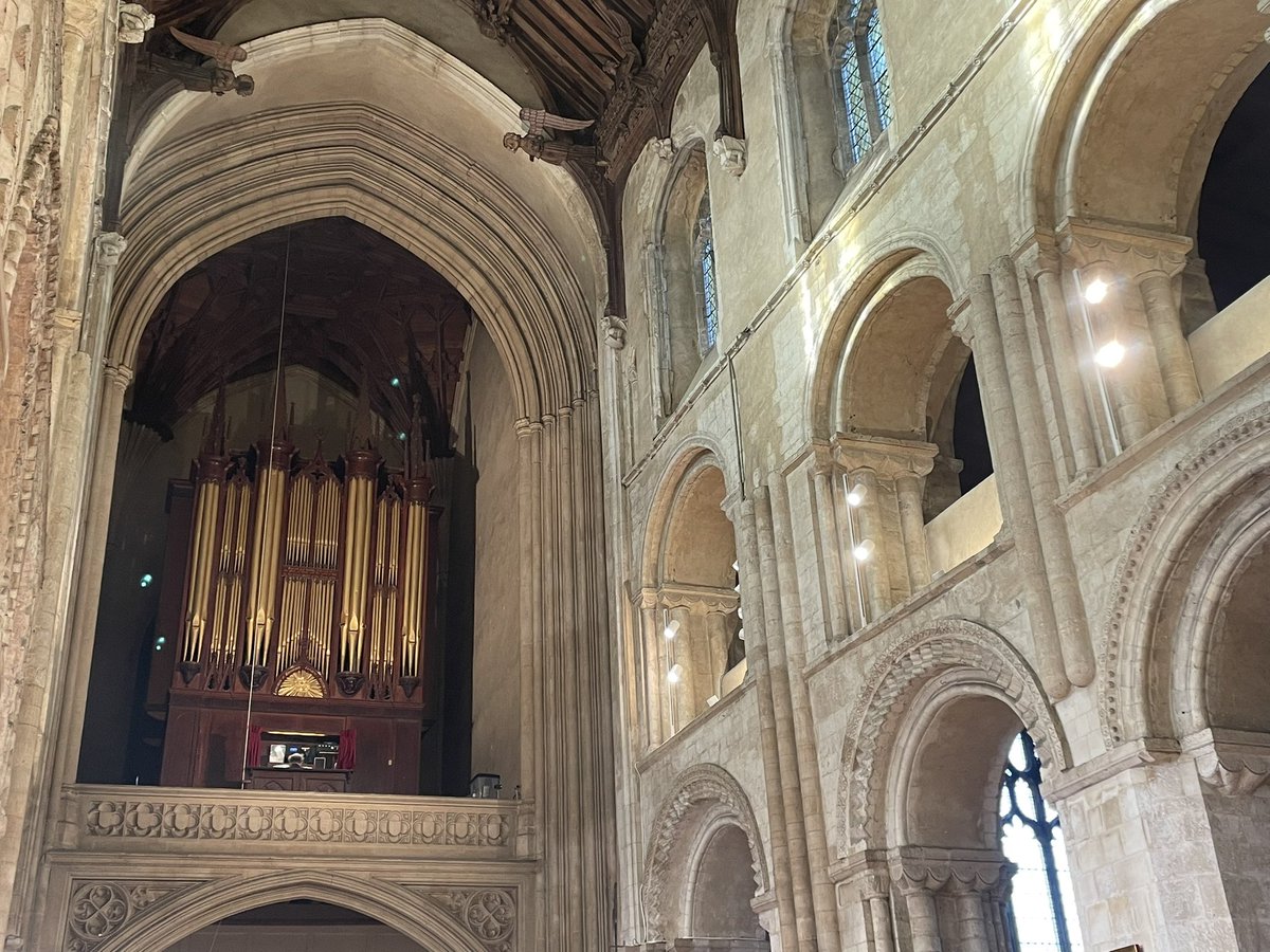 WymondhamCol's tweet photo. It was an honour to be invited by the Mayor of Wymondham and represent our College at the Civic Service held at the picturesque Wymondham Abbey today. It was wonderful to be part of thanking the people that serve our local town. https://t.co/kqD56IfSNj