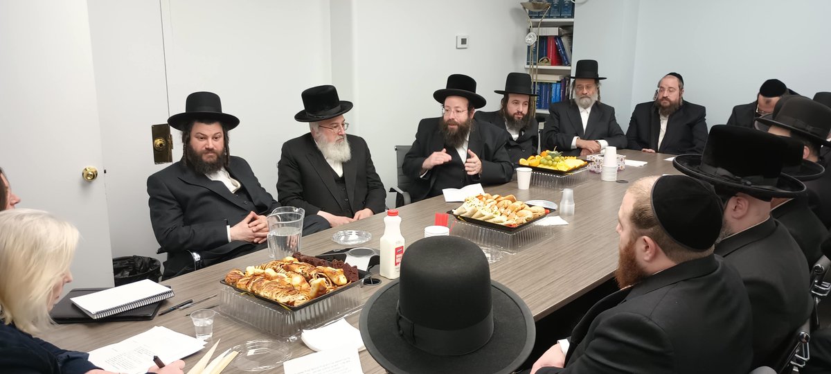 UnitedJewish's tweet photo. Was wonderful to host today @SenGillibrand for a meeting with community leaders, &amp; thanking her for being a: 
-Champion to combat hate 
-Powerful voice for religious freedom &amp; values 
-Leading advocate for needy families &amp; children.
Had great discussion on issues facing community https://t.co/OlJnPAWD72