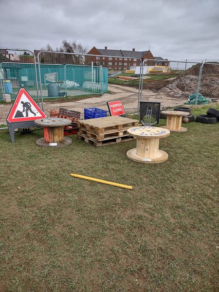 New supplies for our continuing OPAL adventures!
#creative #fun #letsbuilddens #playtimes <a href="/OPAL_CIC/">Outdoor Play and Learning (OPAL) CIC</a> <a href="/ludicology/">Ludicology</a> we can't wait to see what they become!
