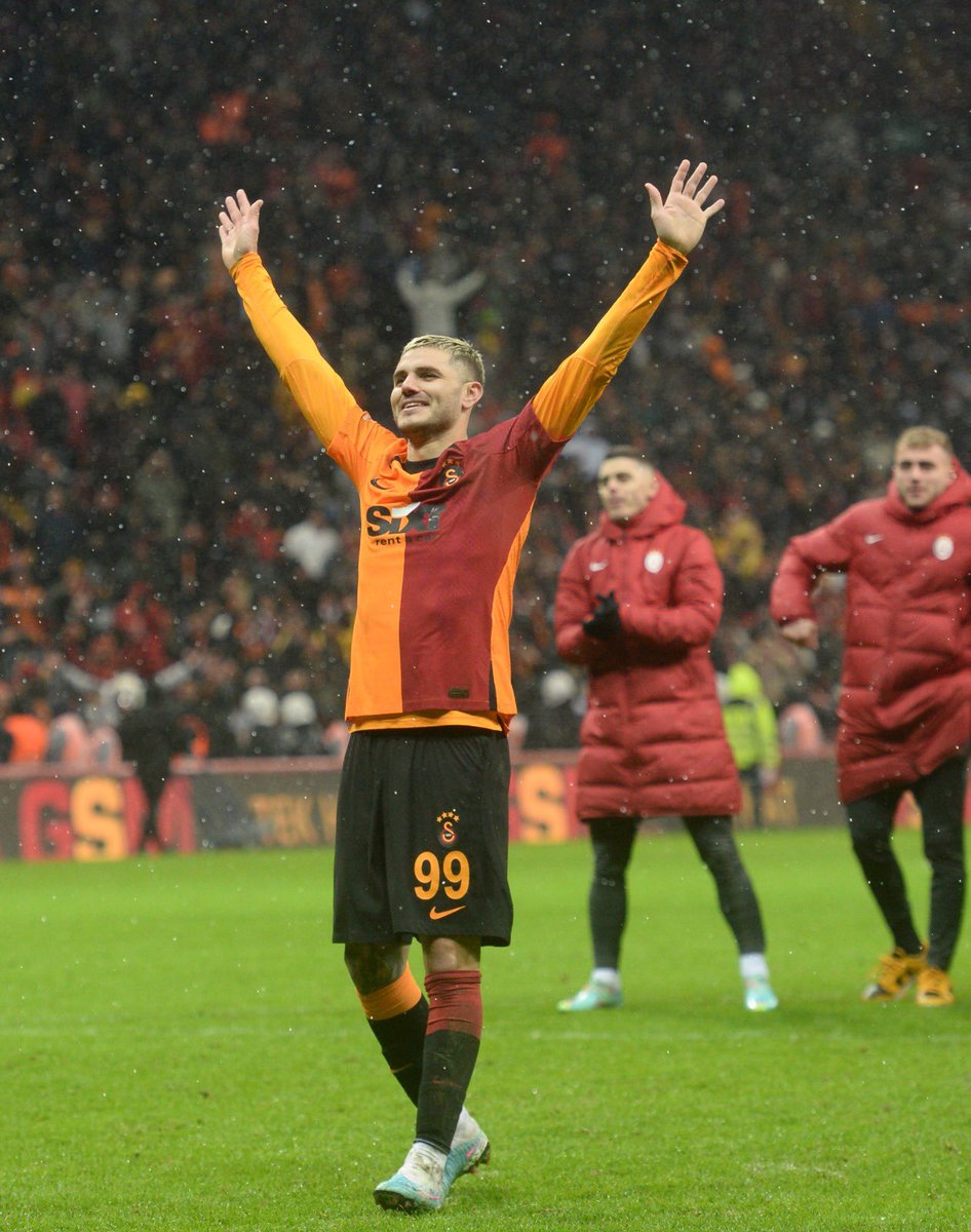 3 derbide 4 gol 2 asist! 🫱😀🫲  

Süper star! 💫