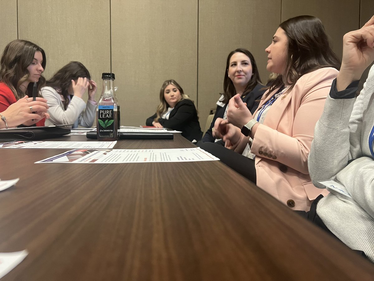 Megan_Stein's tweet photo. #AgLead PhD student Carrie Baker leading a roundtable in the NACS section #UFAECinOKC https://t.co/nKIeranDb3
