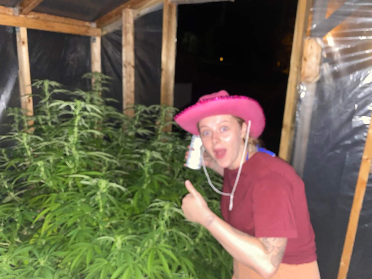 Salty_vins's tweet photo. #Newprofilepicalert #trailerparkgurlz https://t.co/3B5AsXr5Di
