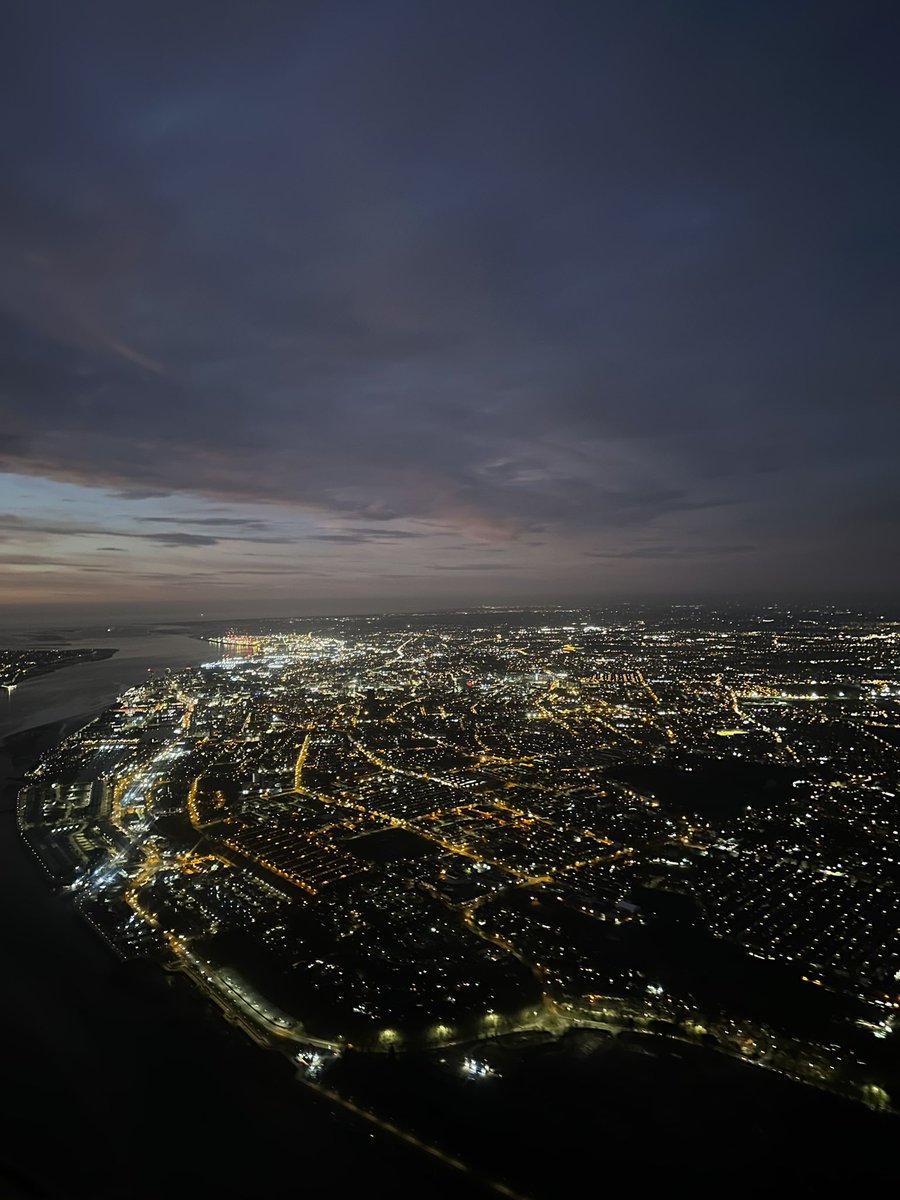 Quick local flight this eve up the coast to Blackpool. Love flying at this time of day #ppl #aviation