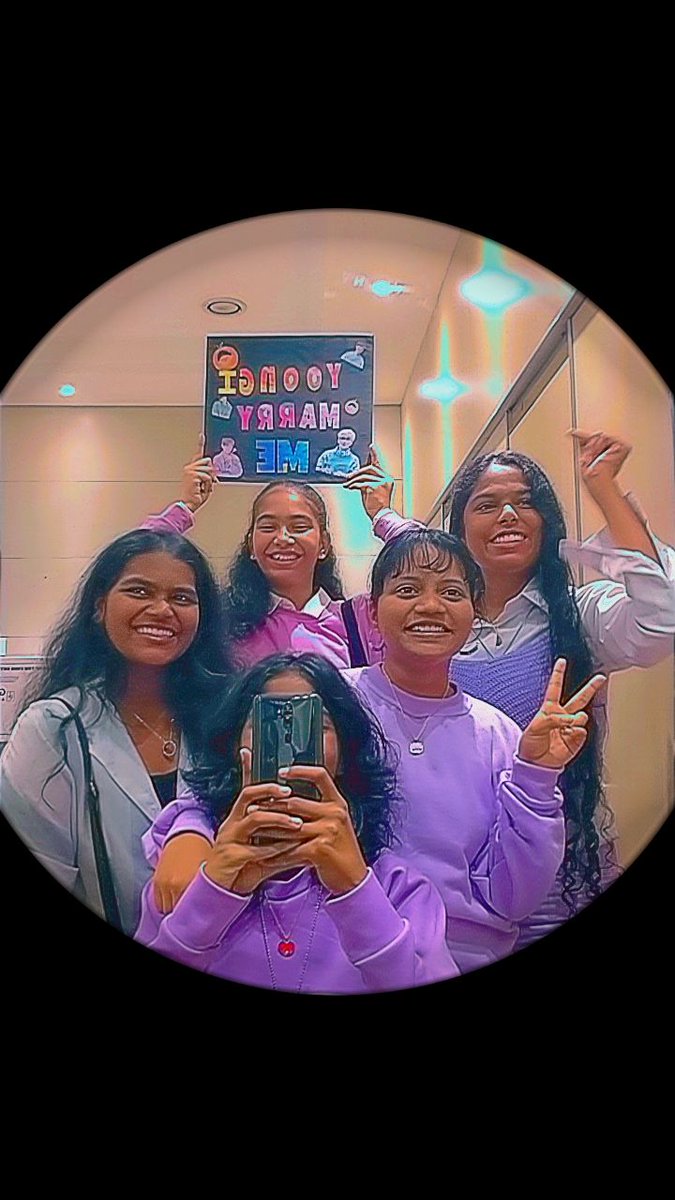 Ru54238738's tweet photo. Some precious memories from yesterday's concert it was a great time with BTS and ARMYs 💜💜💜💜we just can't stop doing the fanchants💜😘 #BTSArmy #btsarmyforeve #btsfandom https://t.co/rSaEH8SFmO