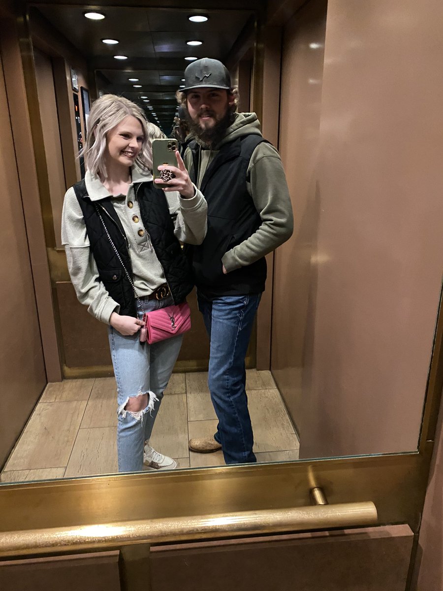 Taylor_Dungan's tweet photo. Falling in love with you all over again 🤍 https://t.co/jsWSIbXMjG