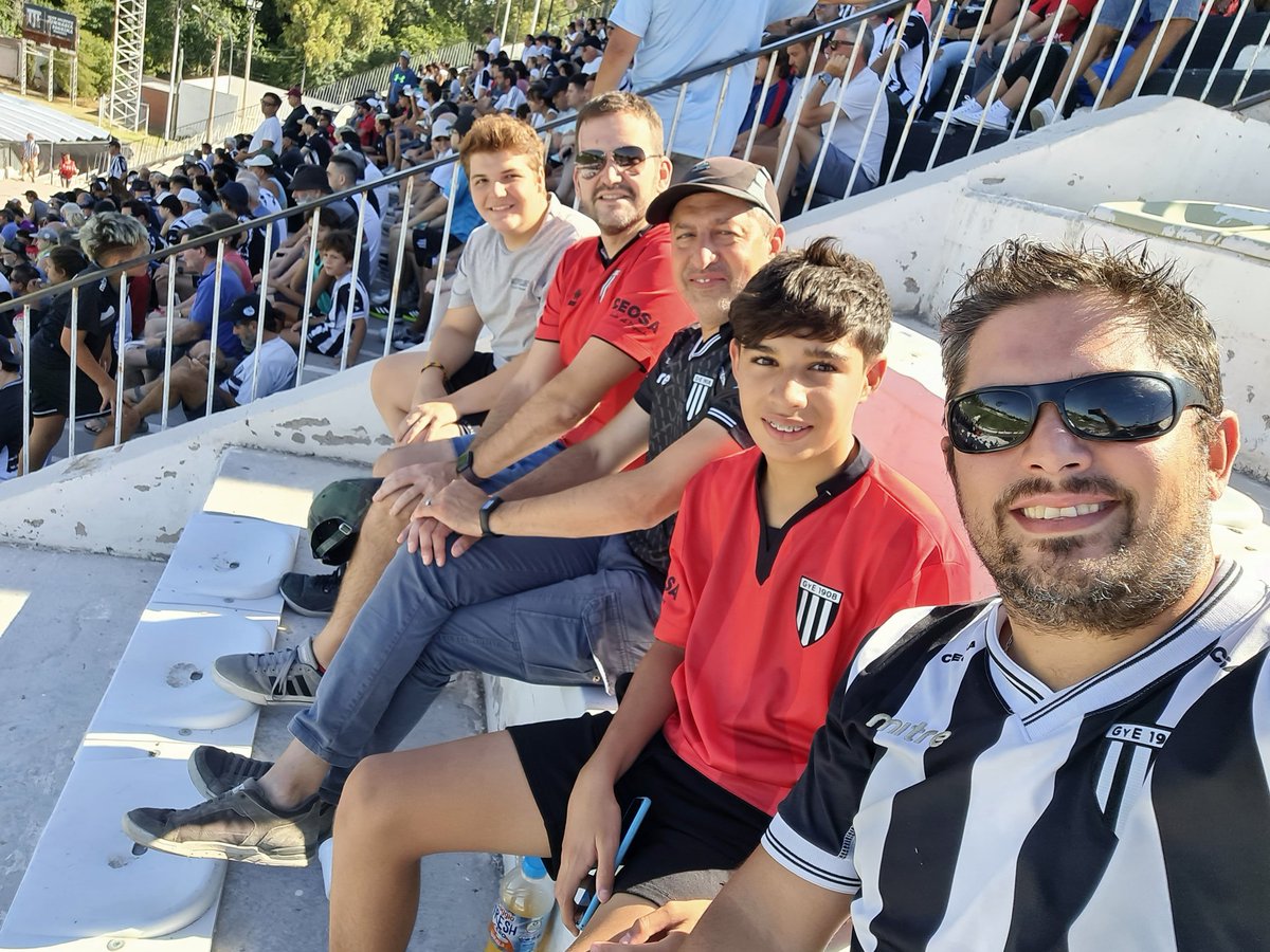 CachitoQuiroga's tweet photo. En casa
#VamosLobo https://t.co/7TmGu0QytQ