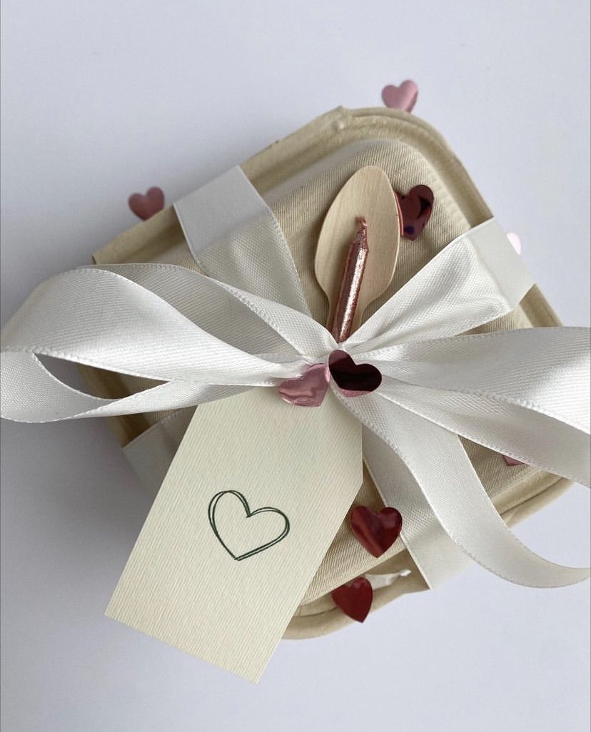 msdede_x's tweet photo. In the spirit of Val’s, I will be giving out a free Bento Cake courtesy of Anon❤️

Just quote this tweet and if you have zero engagements by 6pm tomorrow, it’s yours 🎉 https://t.co/5w2MqrHePf
