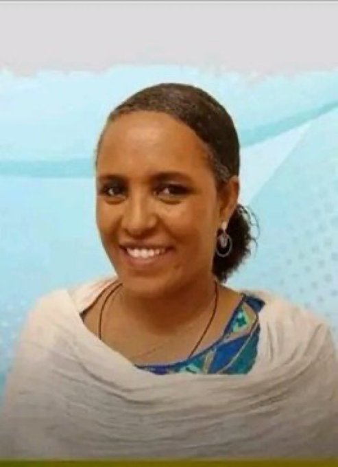 DerejeMelaku2's tweet photo. #ደራርቱቱሉ በጽናትሽ ራስሽን ያበቃሽ፣ #ኢትዮጵያንም በፍጹም ታማኝነት ያገለገልሽ፣ ለህሊናሽ የተገዛሽ ነሽና ዛሬም በክብርሽ ከፍታ ልክ ለ #እርቅና ሰላም አቤት ማለትሽ ያለንን ክብርና መተማመን ከፍ ያደርገዋል ። #ደራርቱለዘላለምክበሪ! https://t.co/t2TyqFPDsQ