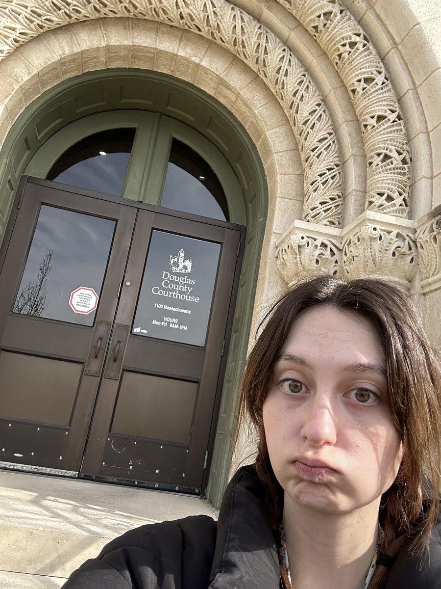 AnnaBlumenthal5's tweet photo. What I think is the prettiest building in Lawrence: The Douglas County Courthouse. #J415A https://t.co/XrZGU86IsI