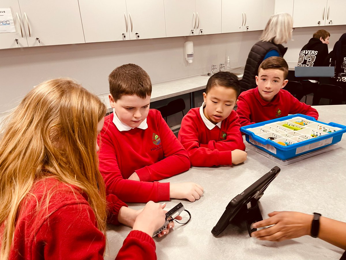 SchoolHillside1's tweet image. #HillsideCodingClub had a fantastic robotics workshop @AberdeenSci where they worked in Teams to build chosen projects using @LEGO_Education #WeDo. @DigitalXtraFund @DigiSkillsEd @codeclubscot @CodeClub