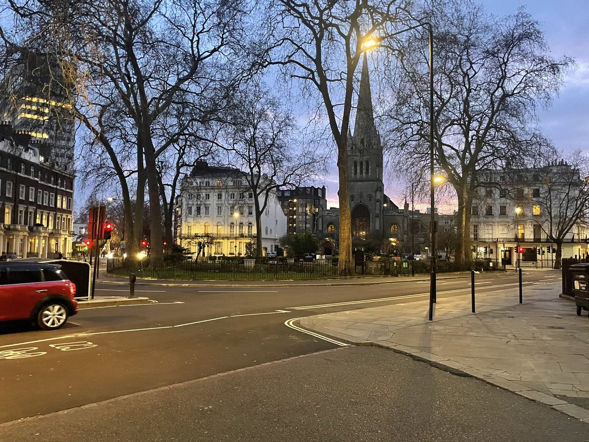 nestor_stay's tweet photo. #sundayfeels in #westlondon 💜 https://t.co/InTT9j5uu0