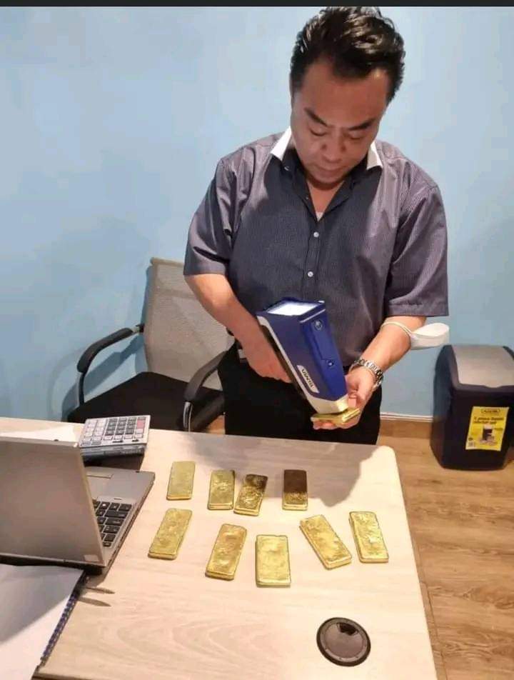 Commodity: Gold Nuggets & Gold Bars available For CIF Delivery Procedure 
Quantity:2000 Kgs 
Quality : 23+ Carats 
Purity: 97%+
Commission :2000$ Per Kg
 #gold #goldbuyer #goldbullion #refinery #shipment #shipping #cif #goldshipping #goldseller #uaebuyer #Dubai #Carats