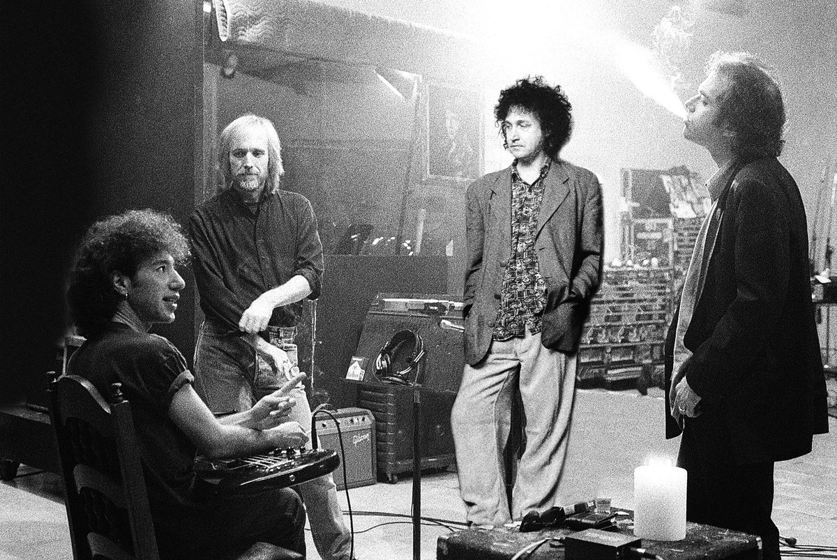 tompetty's tweet photo. Scheming

Photo by Robert Sebree https://t.co/ye36llDKr9