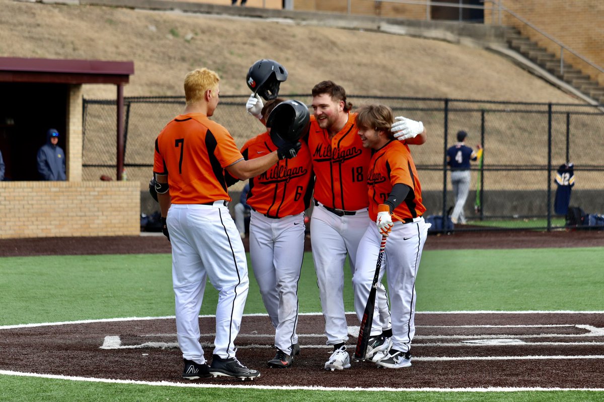🚨HOME RUN 🚨

<a href="/braden_spano/">Braden Spano</a> with a three run bomb to make the score 9-2 in the 4th. 

#BuffStrong🦬