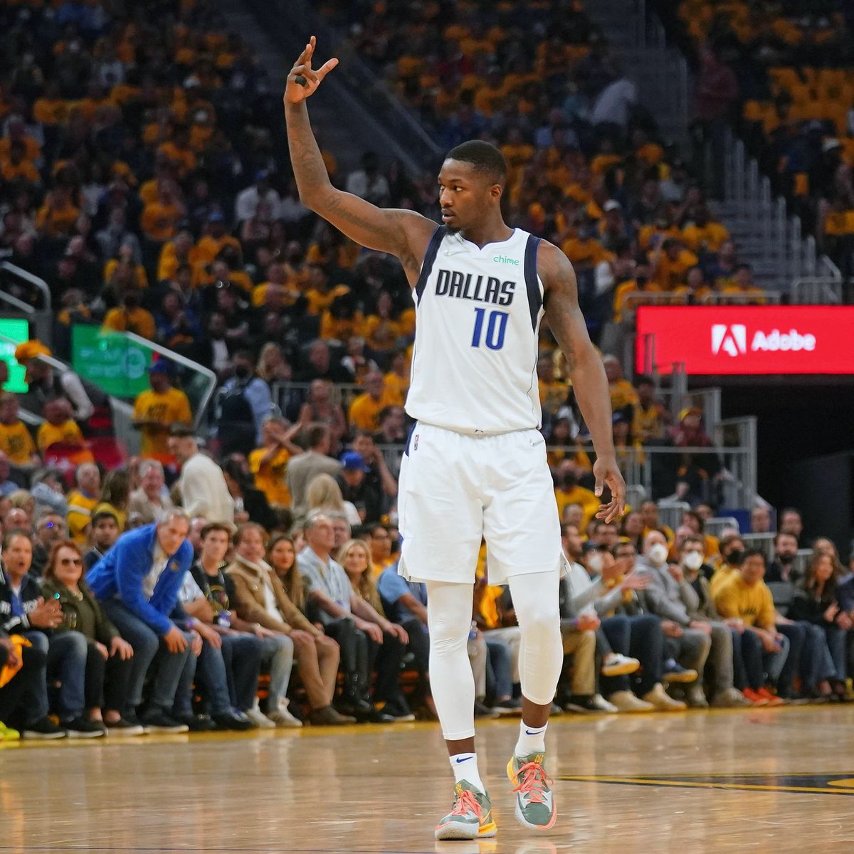 Dorian Finney-Smith appreciation post. What a guy. Good luck in Brooklyn <a href="/doefinney_10/">Dorian Finney-Smith</a>