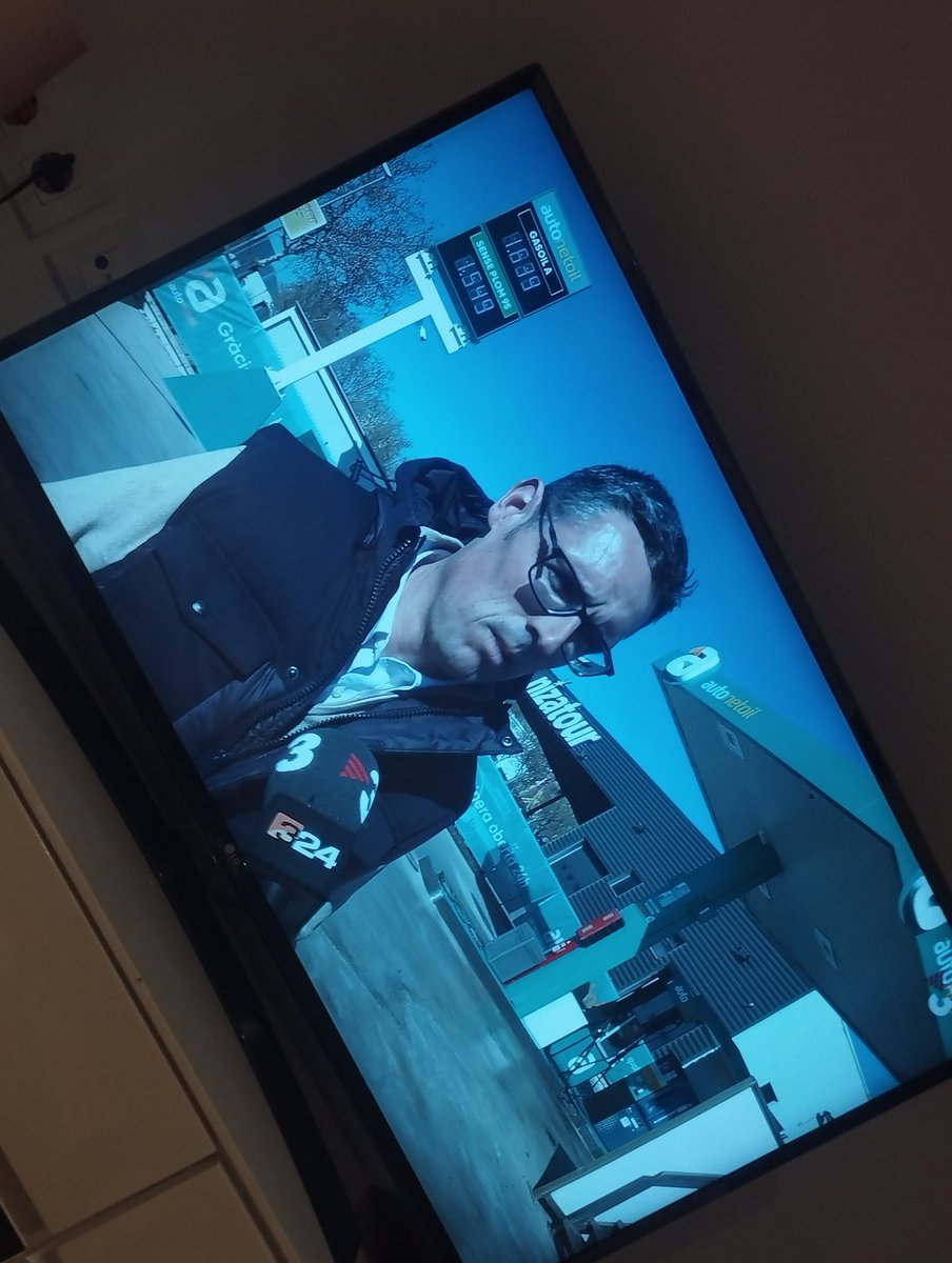 @Manelmonteroc by <a href="/autonetoil/">Autonetoil</a> a les notícies de <a href="/tv3cat/">TV3 és ara @Som3Cat</a>  

Home de rigor en un sector estratègic