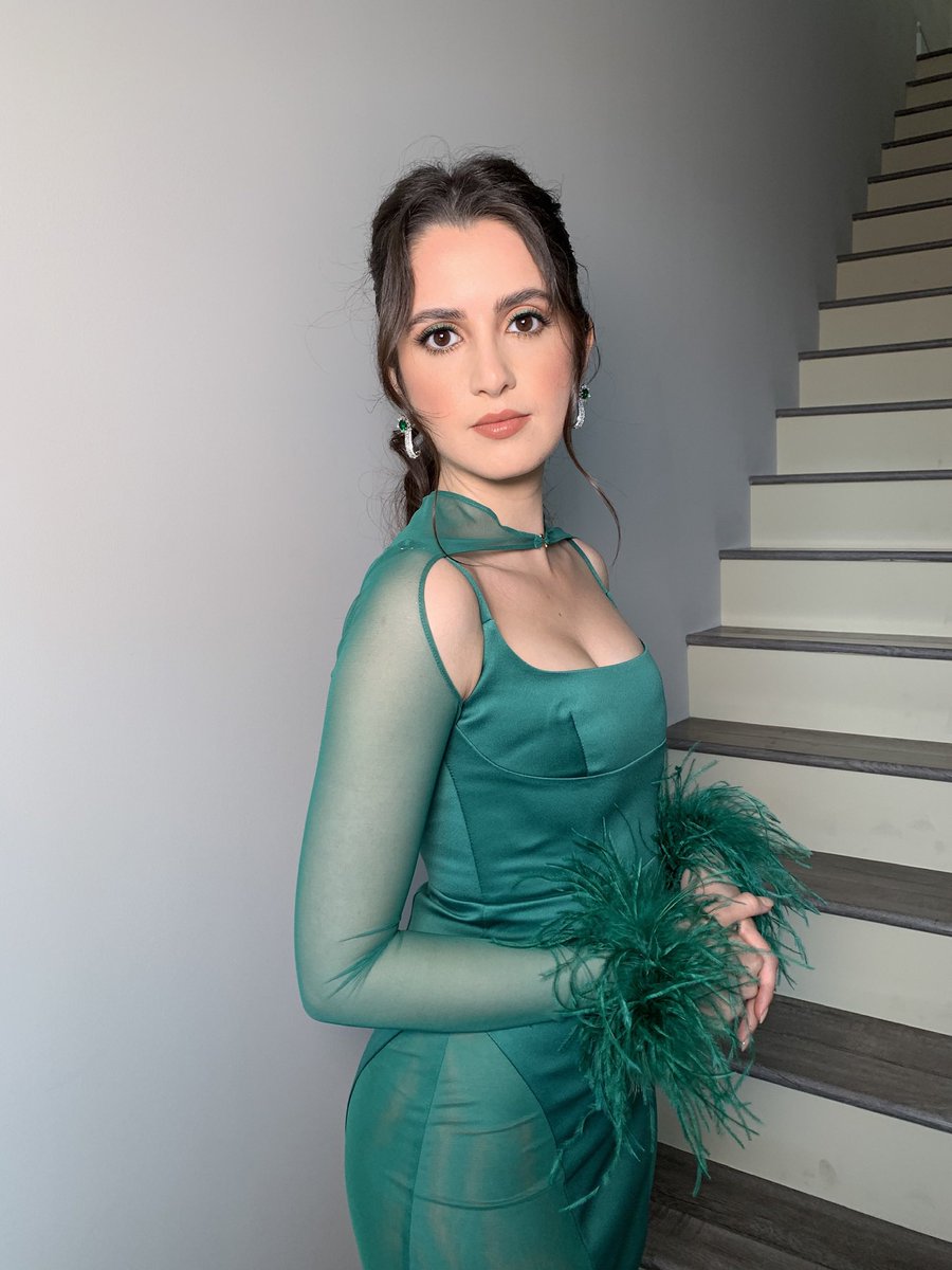 lauramarano's tweet image. This is me telling you, you should presave Arrow right now if you haven’t…because I have a small surprise for you today… sym.ffm.to/arrow