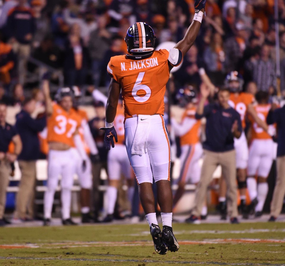 To my teammates, coaches, staff, alumni, Charlottesville community, and fans it has been an honor to represent @UVAFootball. I am forever in debt. Cville will always be home for me. I can’t thank you all enough for the past 4 years of support as I move on to the next chapter🧡💙