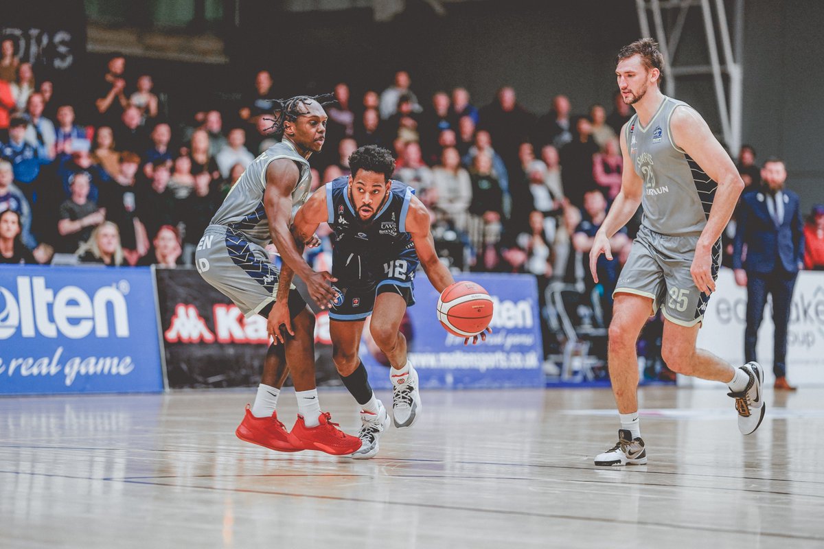 📷 <a href="/Cal_Gladiators/">Caledonia Gladiators</a> and <a href="/SheffieldSharks/">B. Braun Sheffield Sharks</a> battle until the final buzzer ⤵️⤵️

instagram.com/p/CoS0Pgkrqk-/ #BritishBasketball