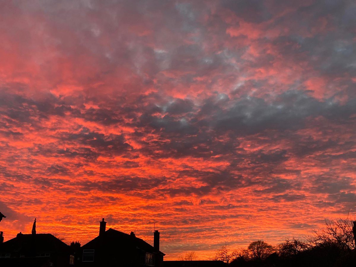 ramsbayati's tweet image. Not a bad #Manchester sunset tonight