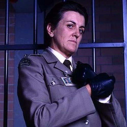 I’d make a Joan Ferguson gargoyle. She’s proper terrifying #TheGreatPotteryThrowDown