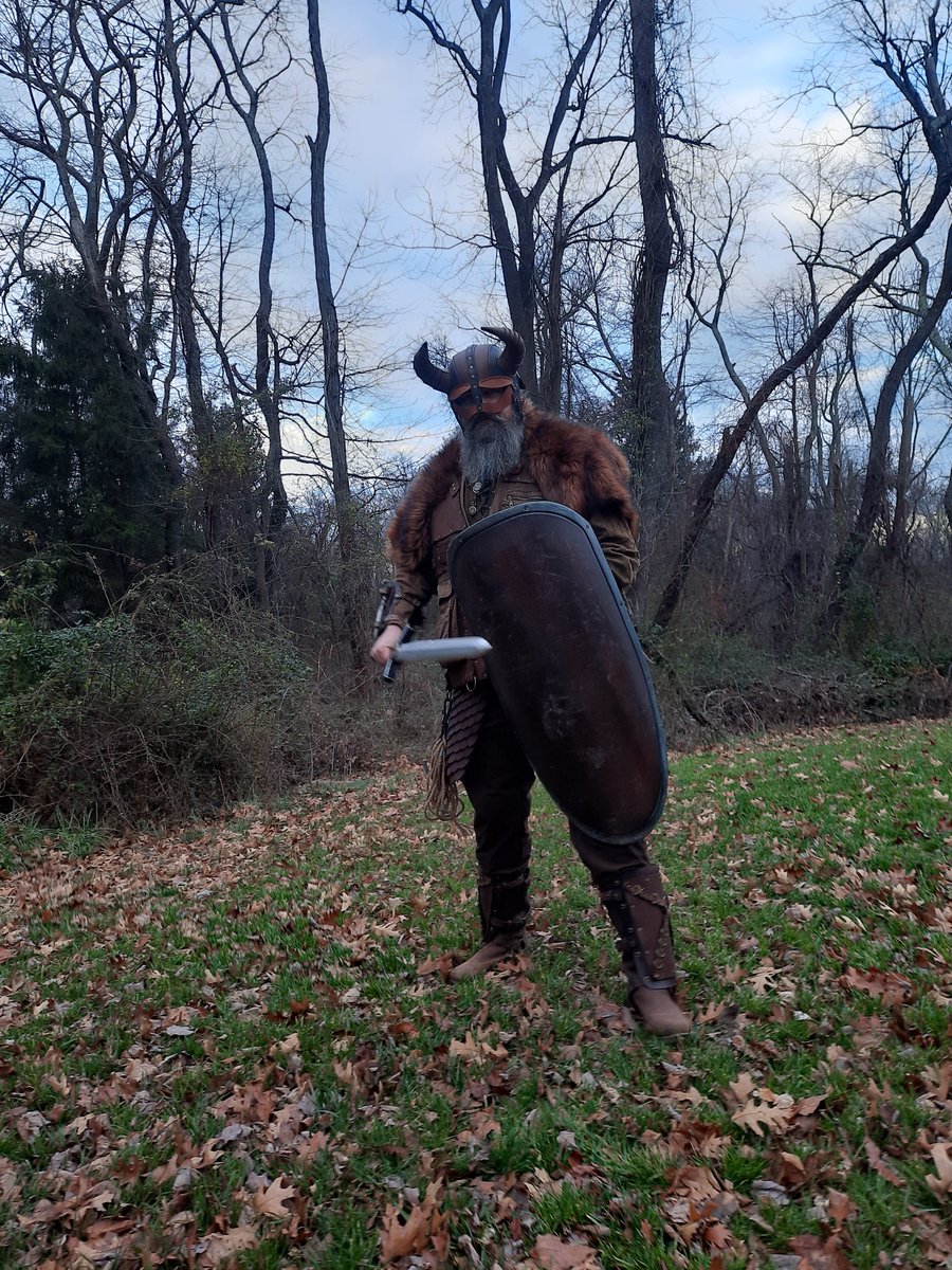 aurumlarp's tweet photo. In a world of scientific progress and exploration, some folks, like this Haemonculus, still prefer the old ways. Guns are effective, but swords and shields never run out of bullets!

#LARP #steampunk #aurumlarp https://t.co/sFqutbxizk