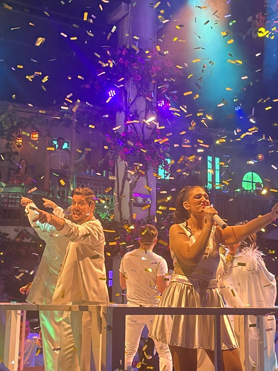 darfs5's tweet photo. Fantastic night at @mammamiapartyuk last night at the @TheO2. A must see show. Go book, now! #mammamiatheparty #o2 #dancingqueen https://t.co/FSzVBJa2VE