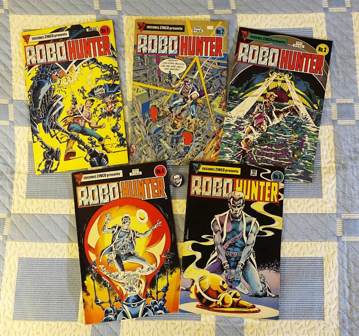 JRCONDILOMA's tweet image. Los números de Robo Hunter que me regaló, cuando era niño, un primo mayor. #RoboHunter #Zinco