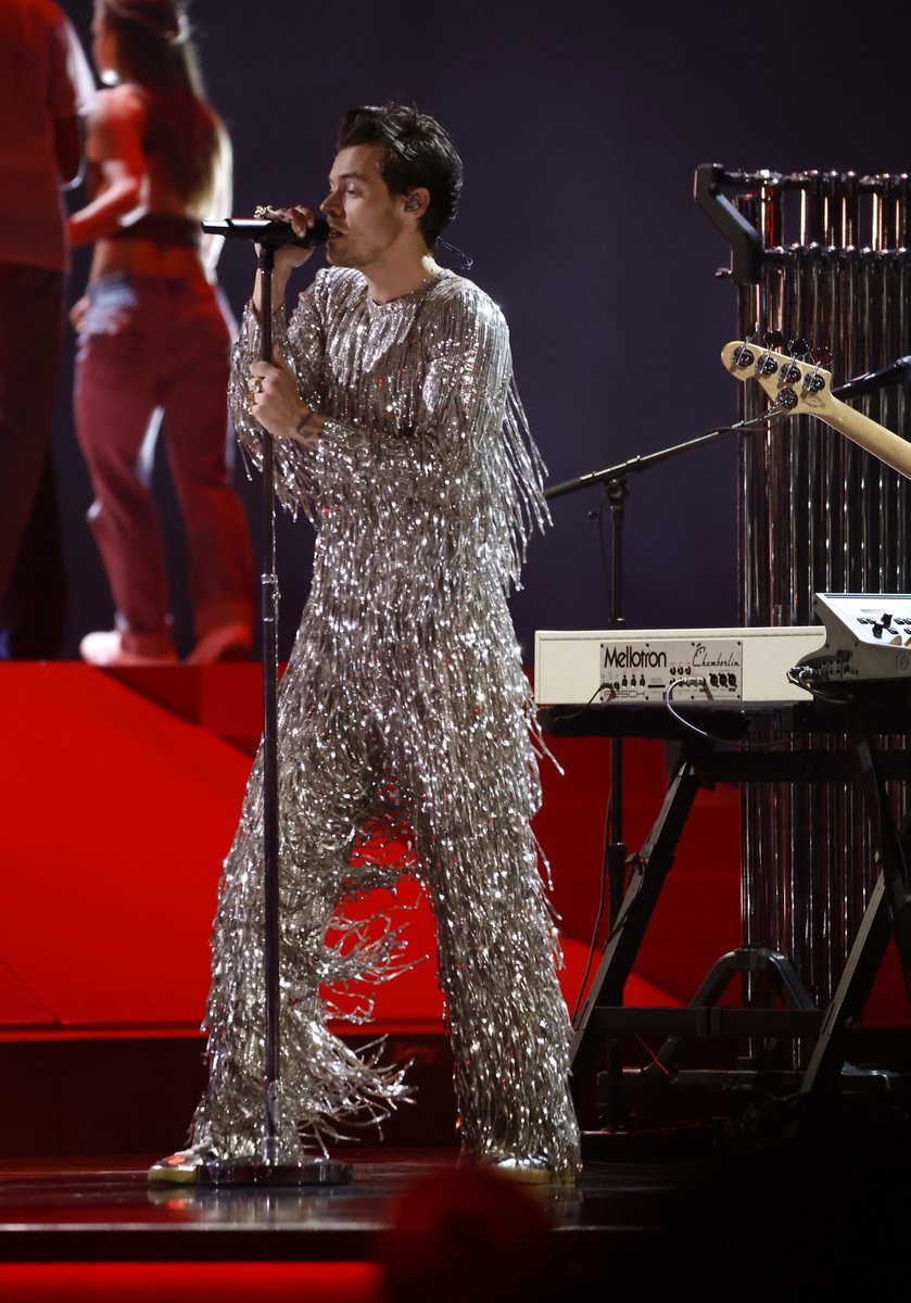 The #GRAMMYs were never the same as it was after this outfit. ✨