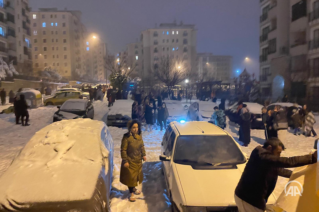 anadoluajansi's tweet photo. Kahramanmaraş'ta 7,4 büyüklüğünde, Gaziantep'te 6,4 büyüklüğünde deprem meydana geldi https://t.co/AwdT7Cpc6y https://t.co/ip9wblk2qp