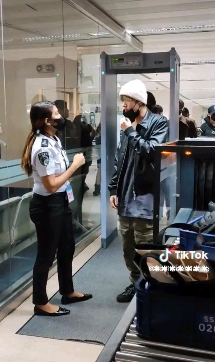yna_ham's tweet photo. this is completely absurd?!? why the staff giggling while checking them and why the hell they need to pull down their mask for no reason? this is so disgusting and so fcking unprofessional.#NAIA, is this how you train your staffs? this is the nth time already, do something https://t.co/9TohvdNDZj