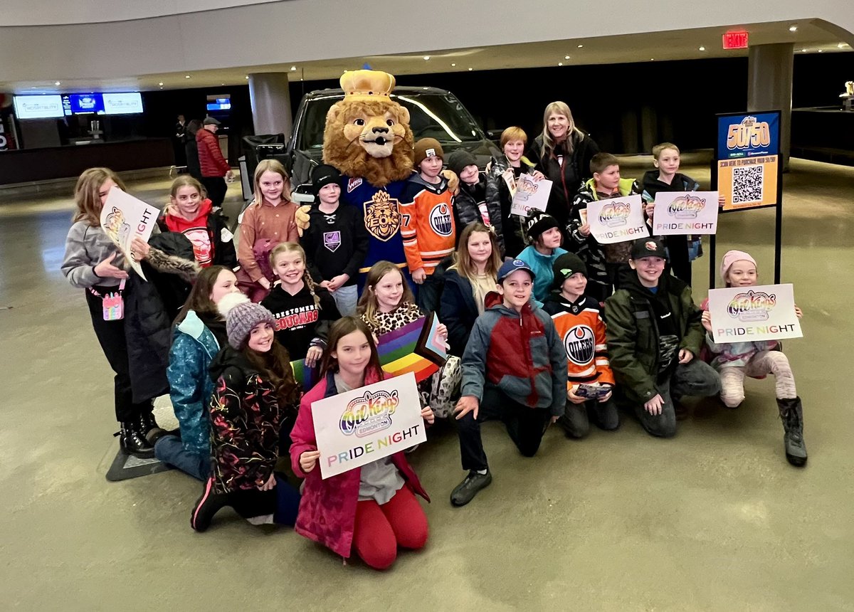 Reading pays off <a href="/Crestomere/">Crestomere School</a> -An exciting trip to Rogers Place to watch the Oil Kings! Thanks to #Readinggiveitashot sponsors for the tickets!