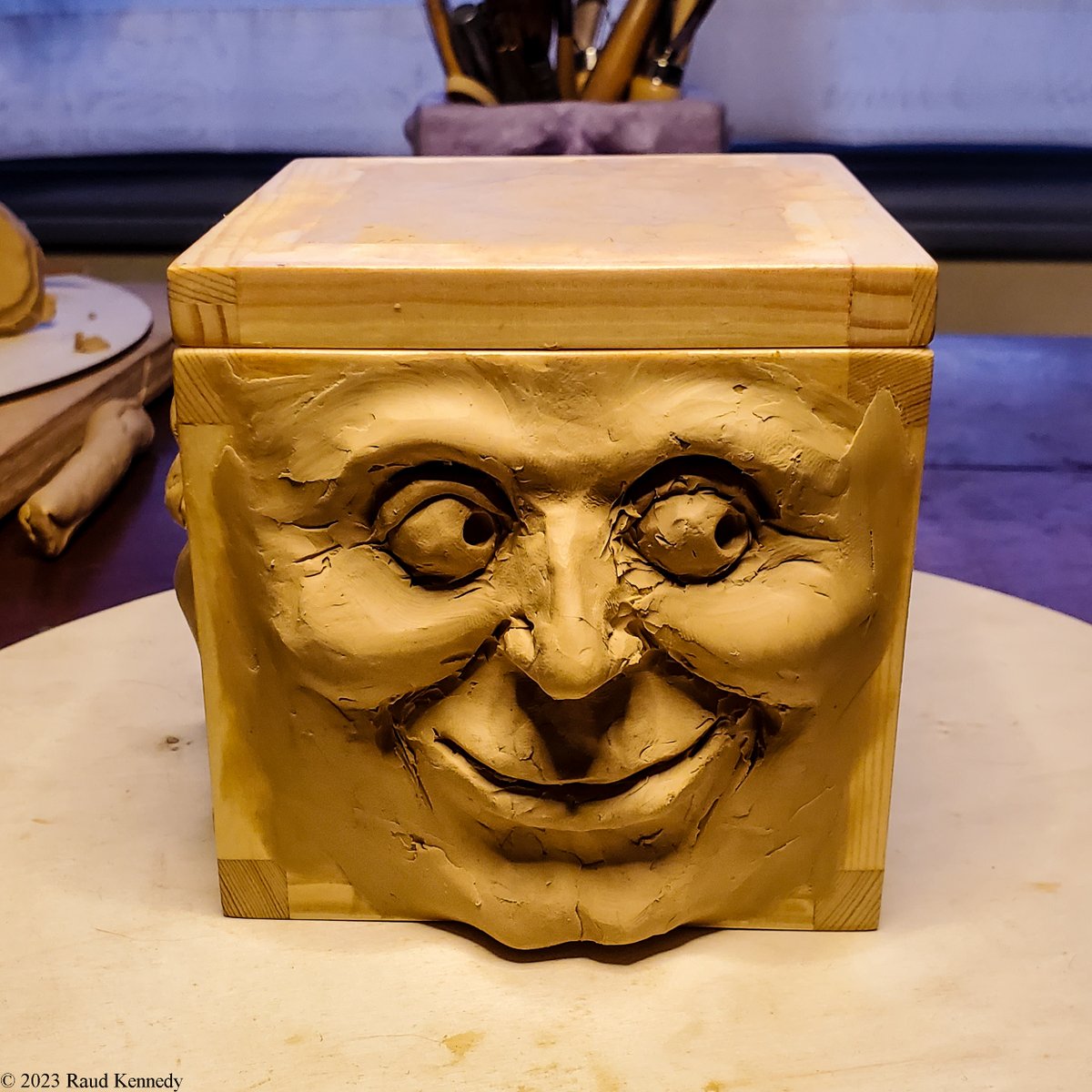 raudkennedy's tweet photo. I've roughed out three of the five faces. #art #sculpture #gardenart #raudkennedy #gardendecor #pots #facepot #cementpots #TruthArtProject #cement #cementart #cementfaces #sculpture https://t.co/hyezPDDjrZ