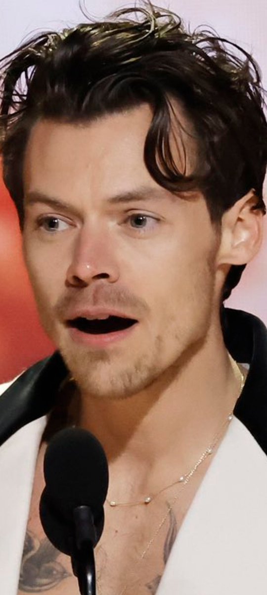 satellitealy's tweet photo. LOS OJITOS #Grammys2023 #Grammys #GRAMMYsTNT #harrystyles https://t.co/MEZPYDifl7